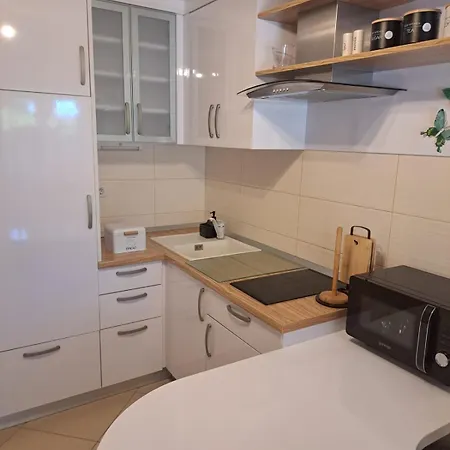 Ana Apartment *