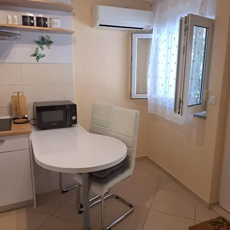 Apartment Ana *